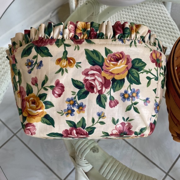 Longaberger Basket w/ insert, and liner - Picture 2 of 7